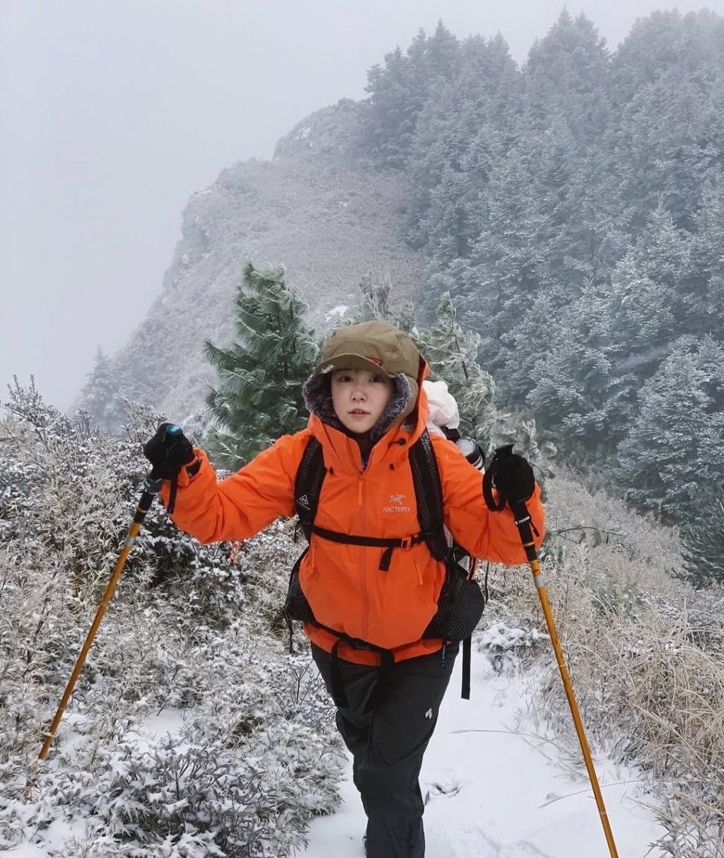 李佳颖透露自己现在还有4颗健康的受精卵：「我不怕生育，只怕我自己太老，我觉得怎么会这么晚生小孩，这是我生涯前三名遗憾的事情。」