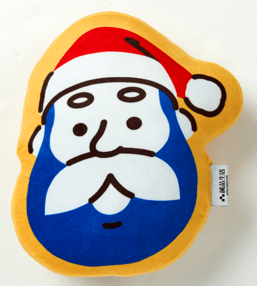 「聖誕滿額贈好禮」於誠品各店專櫃單筆消費滿$800，即可將「鬍子大叔」造型抱枕帶回家。（圖片來源：誠品）
