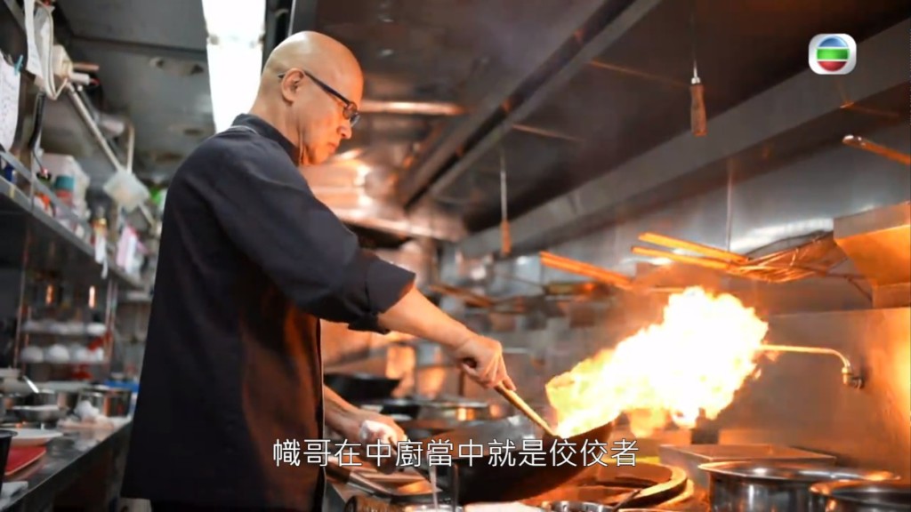 不過，他昨日以龍袍酒家負責人身份現身TVB飲食節目《黃金盛宴》，出場僅約2分鐘。