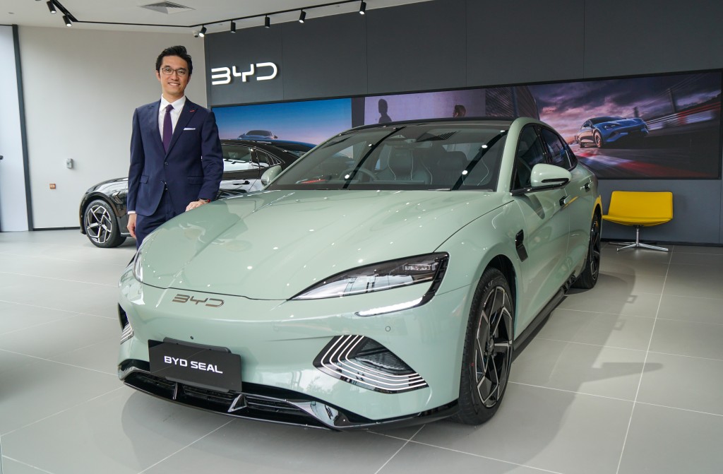 和諧新能源汽車服務（香港）有限公司總經理王展樂表示，銷量超越Tesla是公司首個目標。