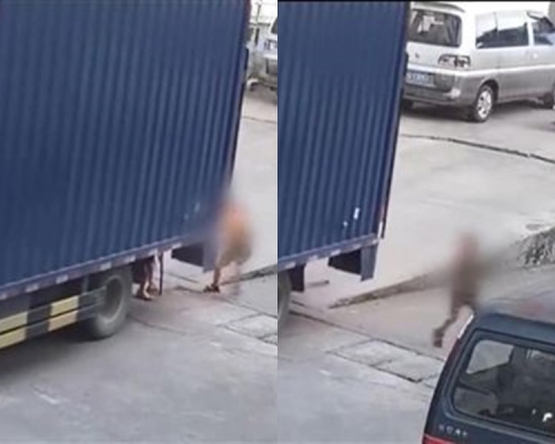 貨車倒車陷盲點，男童遭捲入車底輾壓亡。網上圖片