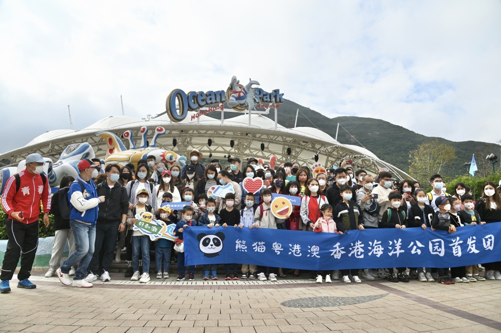 恢復通關，海洋公園也再見內地旅行團。