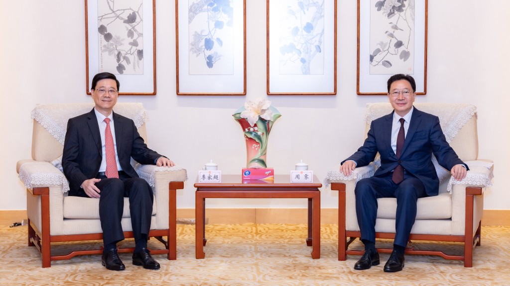 中聯辦主任周霽再與李家超會面 稱將全力支持服務香港實現更好發展。中聯辦提供
