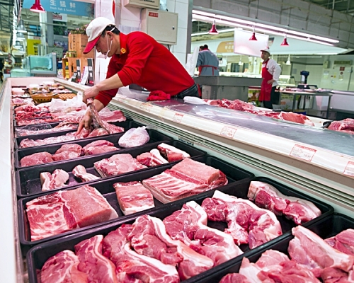 胡春華强調要豬肉生產下滑的教訓，確保元旦春節以及「兩會」期間豬肉市場穩定。