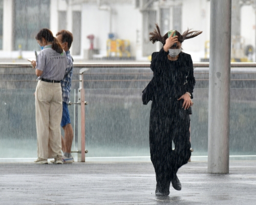 天文台指未來兩三小時部分地區雨勢可能較大。資料圖片