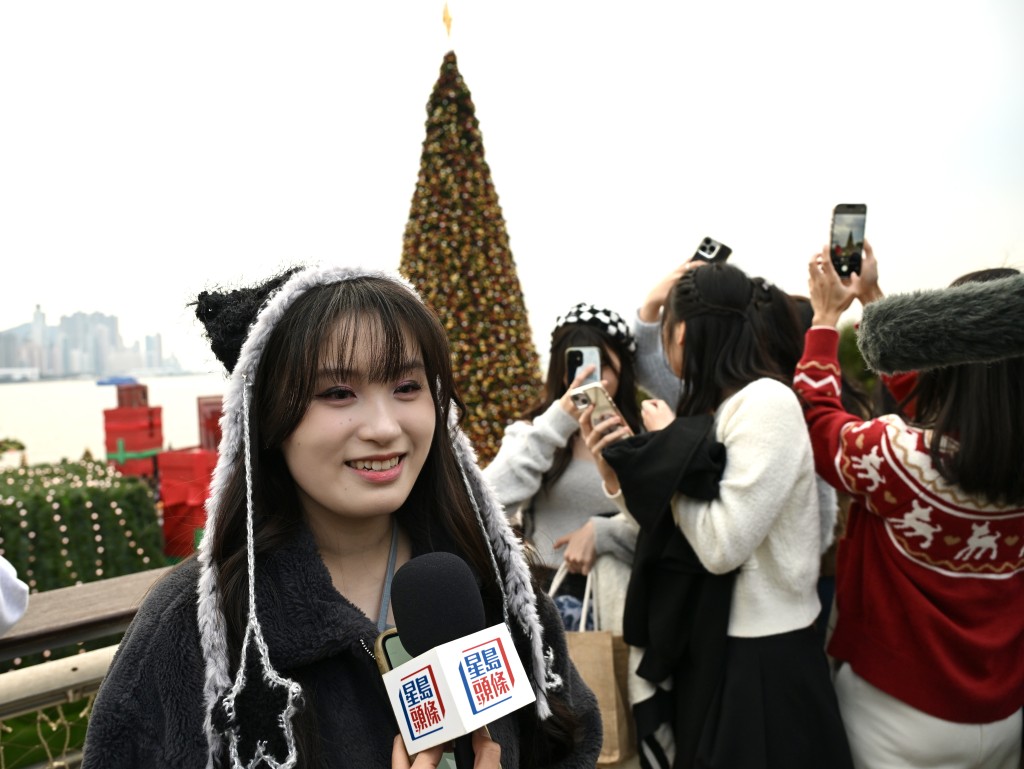 李小姐聖誕願望是「希望大家都平安，賺多啲錢」。鍾健華攝