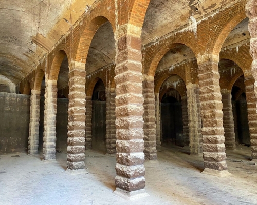 水務署早前在深水埗主教山配水庫進行拆卸工程，但有市民發現配水庫底下是古羅馬式的歷史建築。