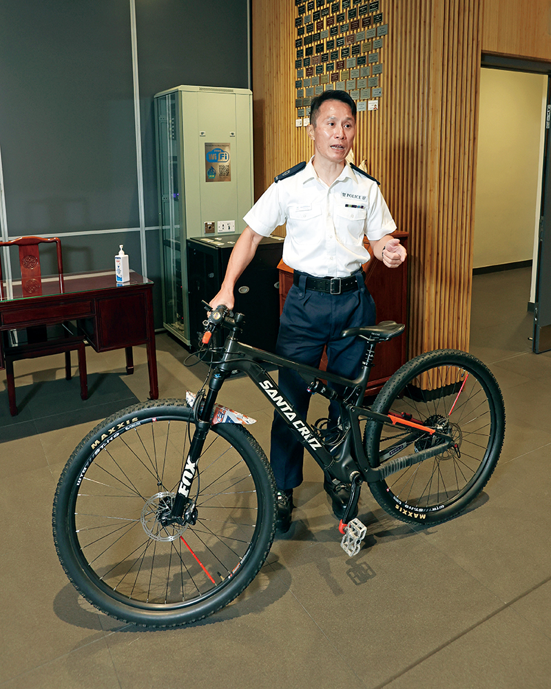 刘镇良强调警察踏单车巡逻的技巧与体育比赛和休闲消遣所用的技巧有莫大分别，需要尽快平衡重心。