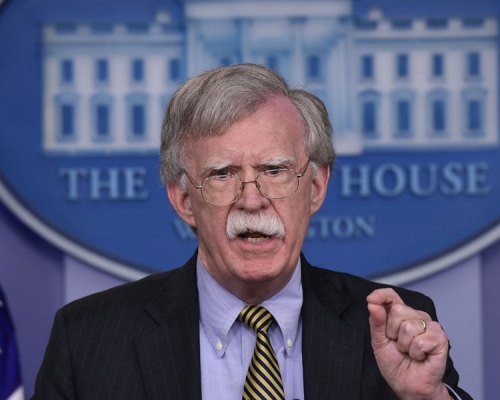 美國國家安全顧問波頓（John Bolton）批評這個聯合國主要司法機關「政治化且無能」，同時宣布，美國將複查所有可能將美置於國際法院管轄之下的國際條約。AP