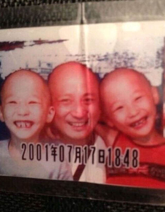 湯鎮業三父子合照。 湯鎮業三父子合照。