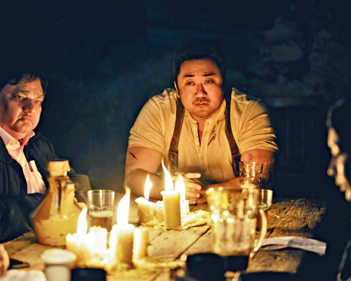 ■《永恆族》北美優先場收逾7,300萬港元,成疫第3高預售票房。