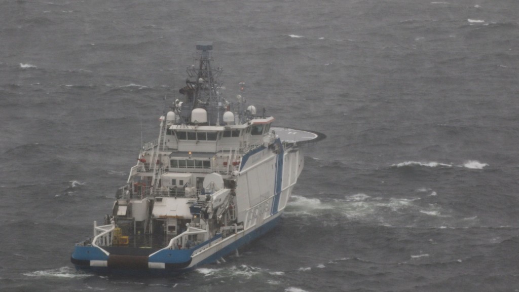 芬蘭邊防衛隊提供的圖片顯示，其近海巡邏船Turva周三在芬蘭灣受損的Balticconnector天然氣管道所在位置附近海上巡邏。  路透社