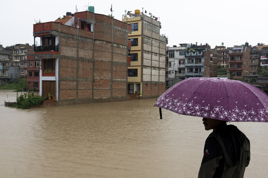 尼泊爾暴雨成災至少11人死亡，8人失蹤。美聯社