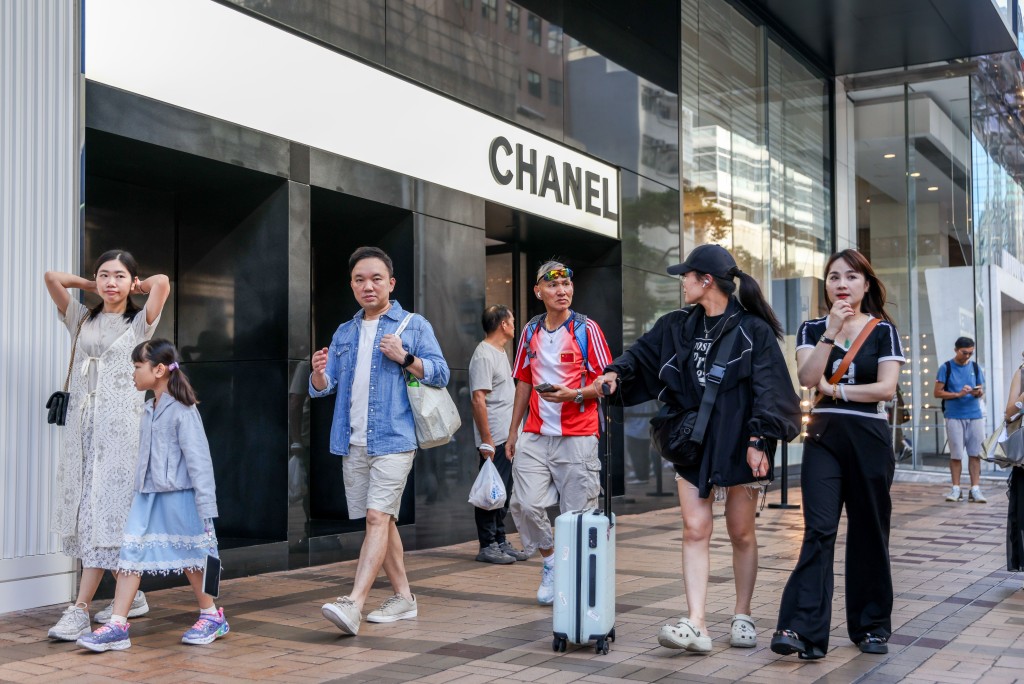 不应以「穷游」标签化部分旅客,否则可能导致服务品质参差,影响旅客体验。 不应以「穷游」标签化部分旅客,否则可能导致服务品质参差,影响旅客体验。