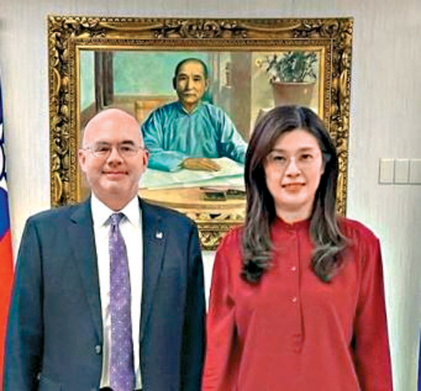 國民黨主席鄭麗文與美國在台協會處長谷立言會面。