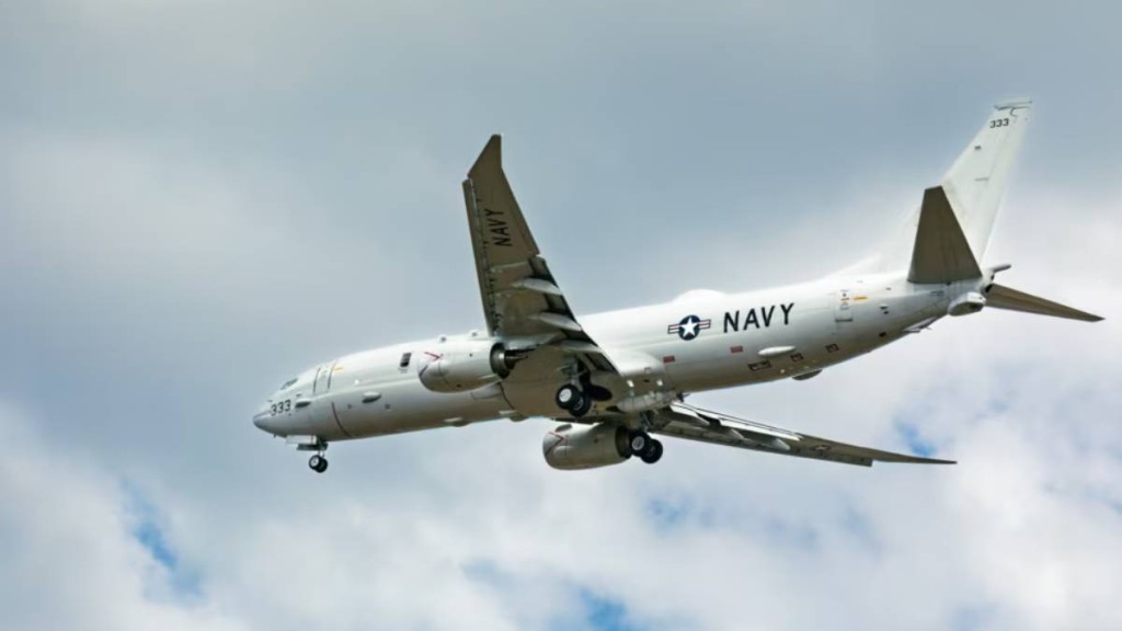 美國海軍第七艦隊一架P-8A海神反潛機11日飛越台灣海峽，引起外界關注。美國海軍