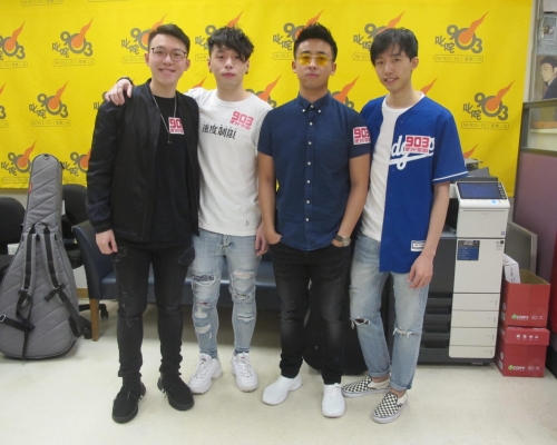 樂隊Pandora現身商台為新歌《正邪說》宣傳。