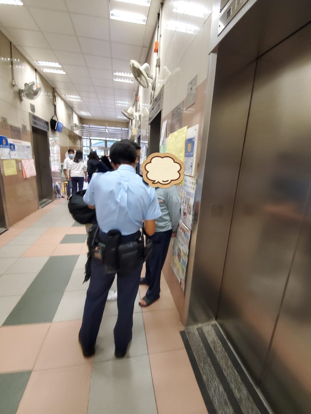 警方拘捕一名74岁姓林男子。葵青区议员林绍辉fb图片