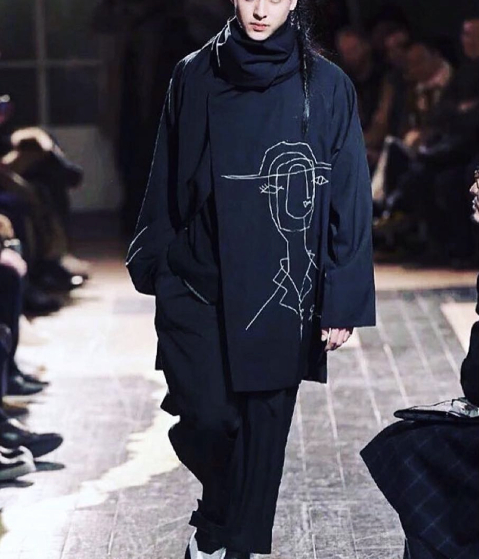 2016年秋冬男裝的設計，今個春夏復刻系列重現部分繪畫。