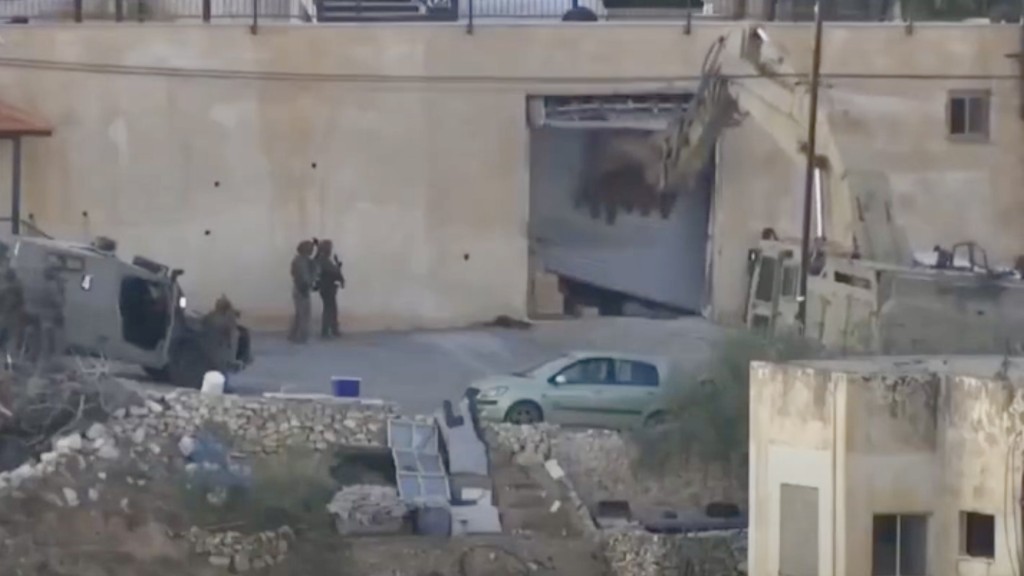 以軍冷血處決巴勒斯坦男子畫面曝光。 X@bteslem