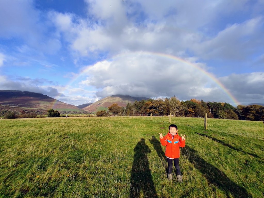 若時間許可,Debby在假日會與家人一起到其他城市旅遊數天。 若時間許可,Debby在假日會與家人一起到其他城市旅遊數天。