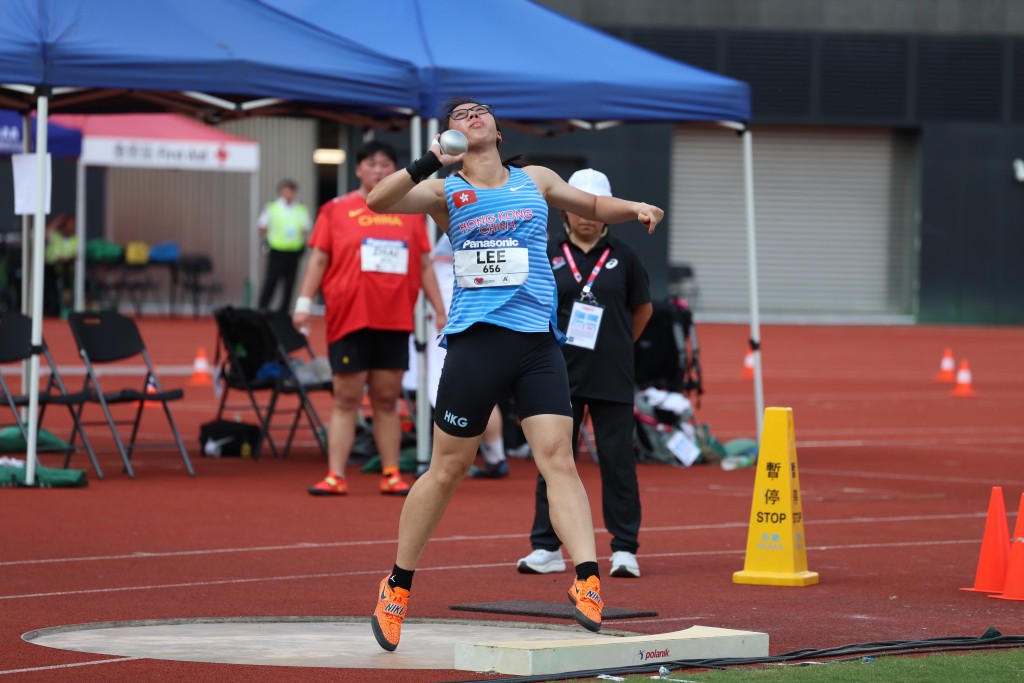 香港女子推铅球比赛，李乐悠以9米82得第5名。徐嘉华摄