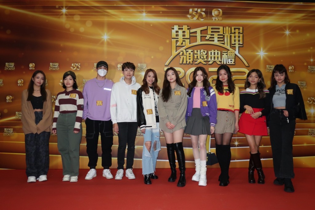 Coco胞姐李思林為《萬千星輝頒獎典禮2022》綵排表演。