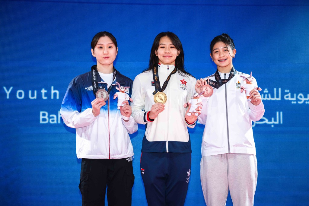 李芯瑤取得女子50米蝶泳冠軍,成為「4金后」。港協暨奧委會圖片 李芯瑤取得女子50米蝶泳冠軍,成為「4金后」。港協暨奧委會圖片