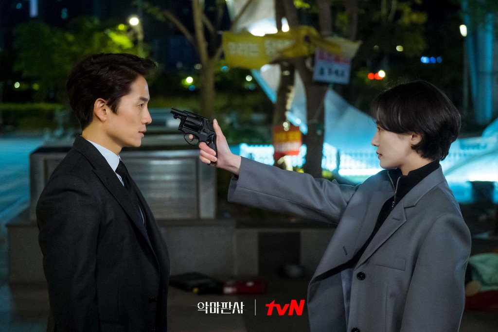 池晟正拍攝《惡魔法官》。