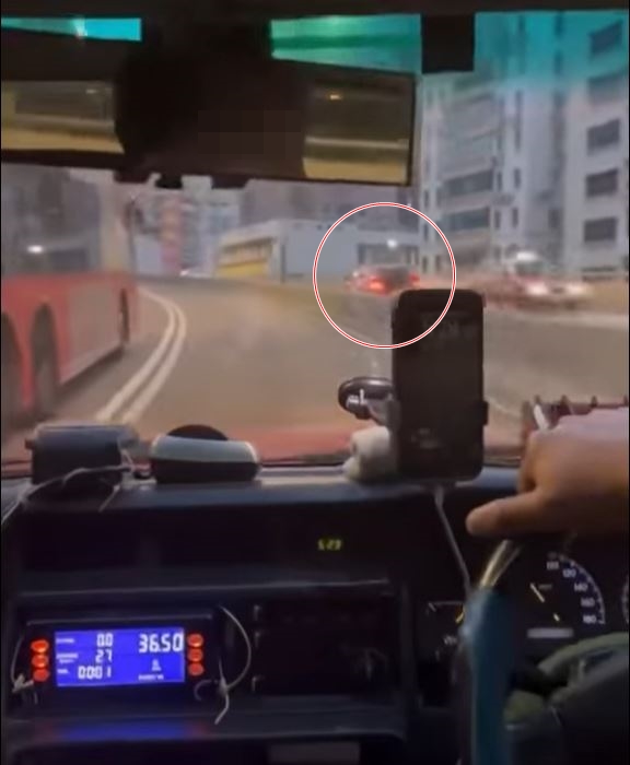 野馬逆線行駛，不時有對頭車迎面而至。車cam L（香港群組）Bosco Chu影片截圖
