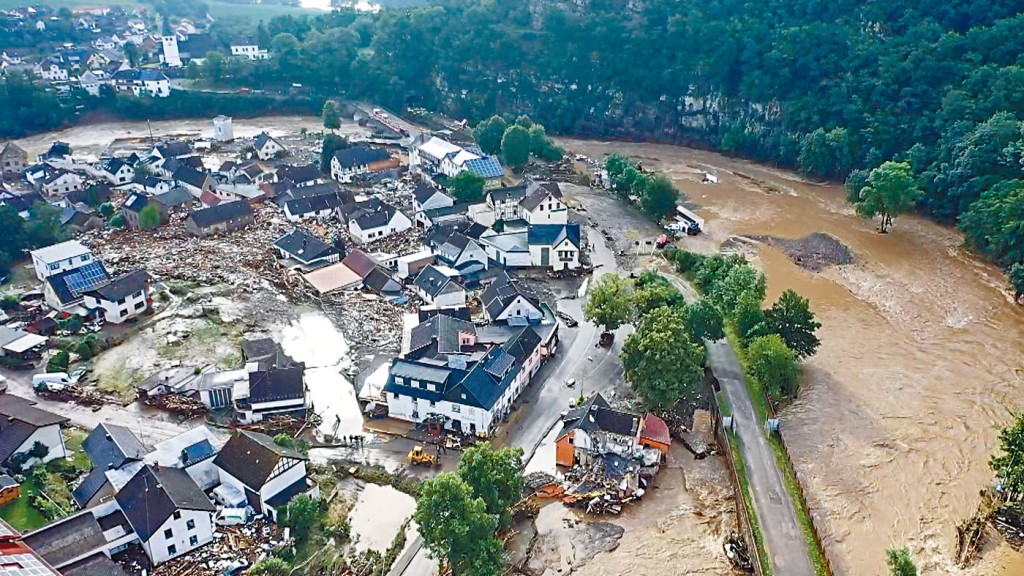 ■毗鄰舒爾德鎮的阿爾河洪水氾濫造成破壞。