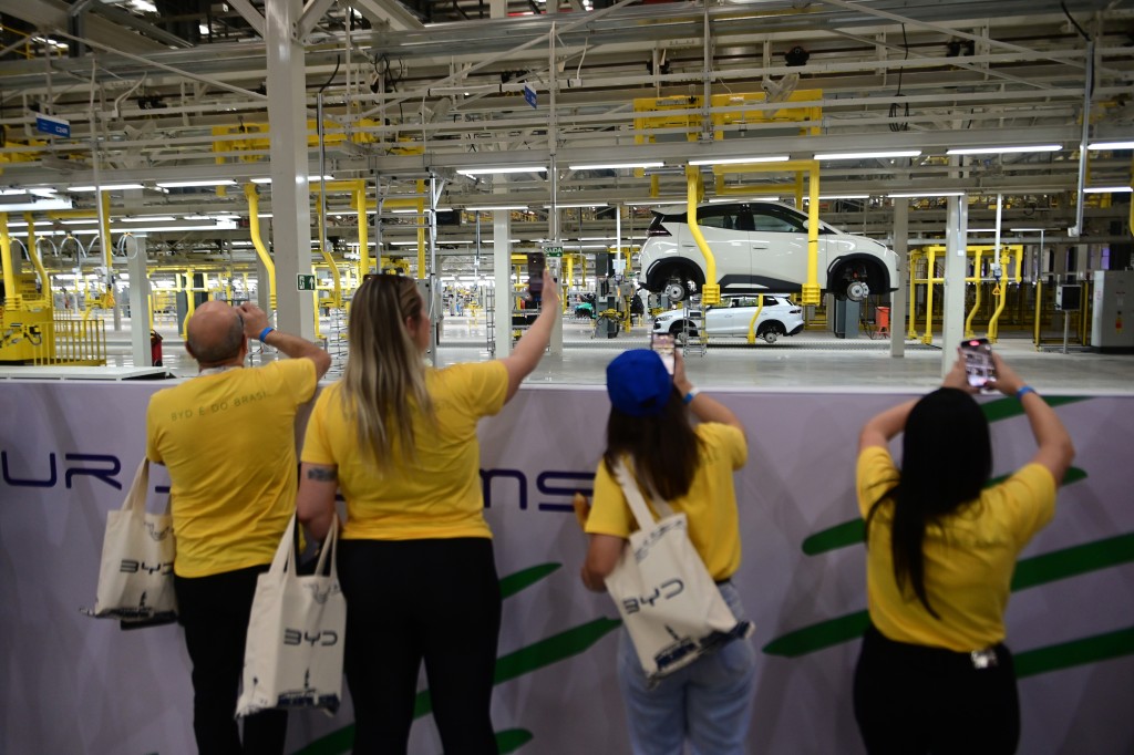 比亞迪在巴西的新車廠正式投產。新華社