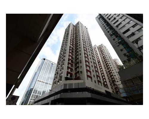 健威花園中層兩房戶 733萬入市