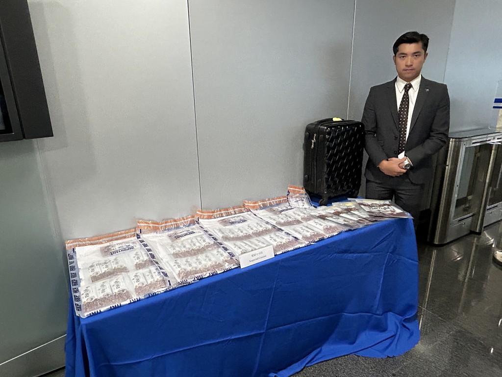 警方交代案情。林思明攝 警方交代案情。林思明攝