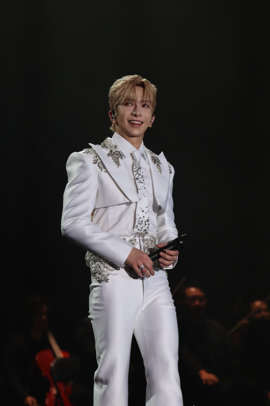 Anson Lo呢個白馬王子造型好靚仔! Anson Lo呢個白馬王子造型好靚仔!