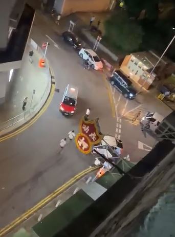他們其後分批駕車離開。fb 車cam L（香港群組）ModestShark1165影片截圖 