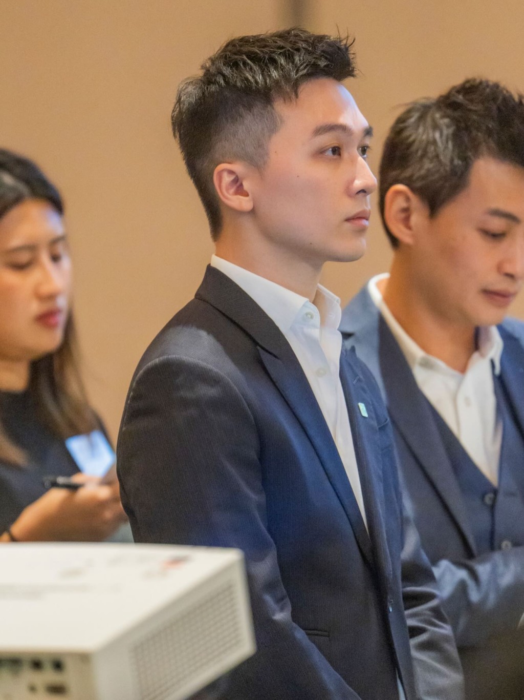 劉兆恩順利取得香港建築師學會資格。 劉兆恩順利取得香港建築師學會資格。