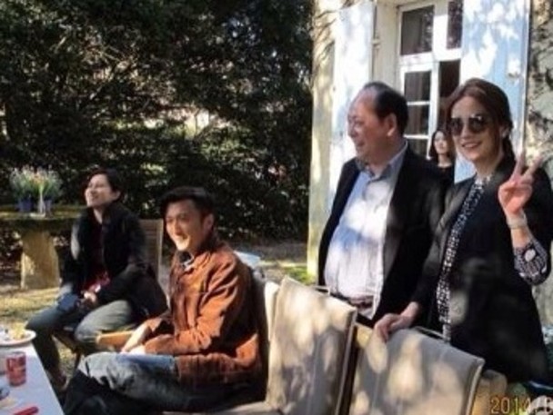 曾借場讓謝霆鋒拍攝《十二道鋒味》。