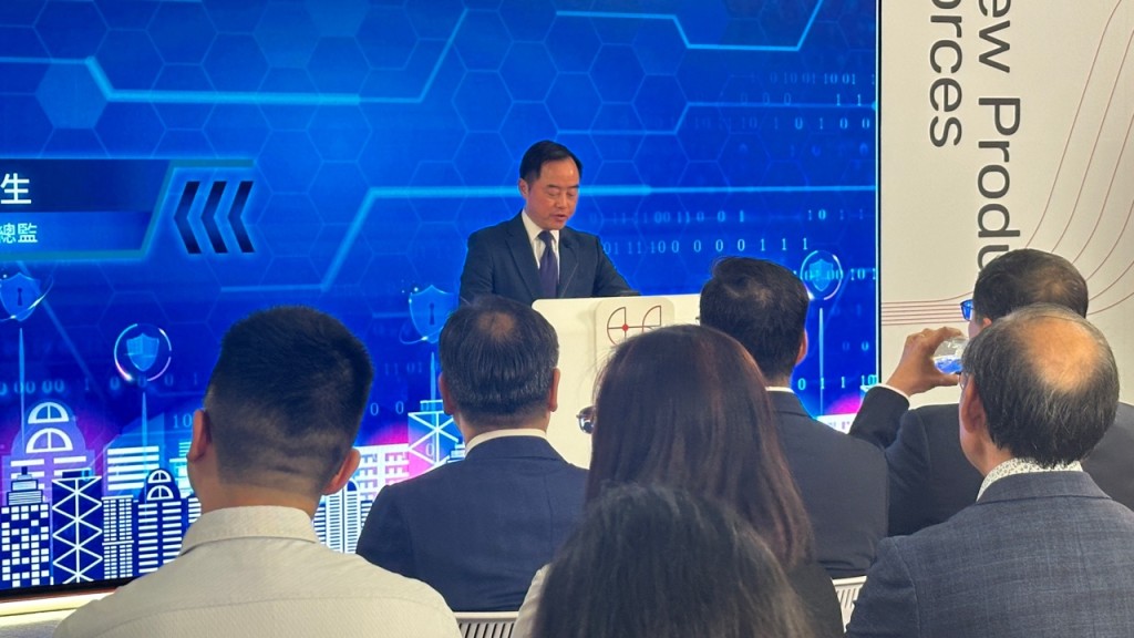 黃志光表示在政府的全力支持下，HKCERT將更能充分發揮網絡安全事故協調中心的角色，提供更迅速有效的支援，保障香港市民和企業的資訊安全。謝曉雅攝 