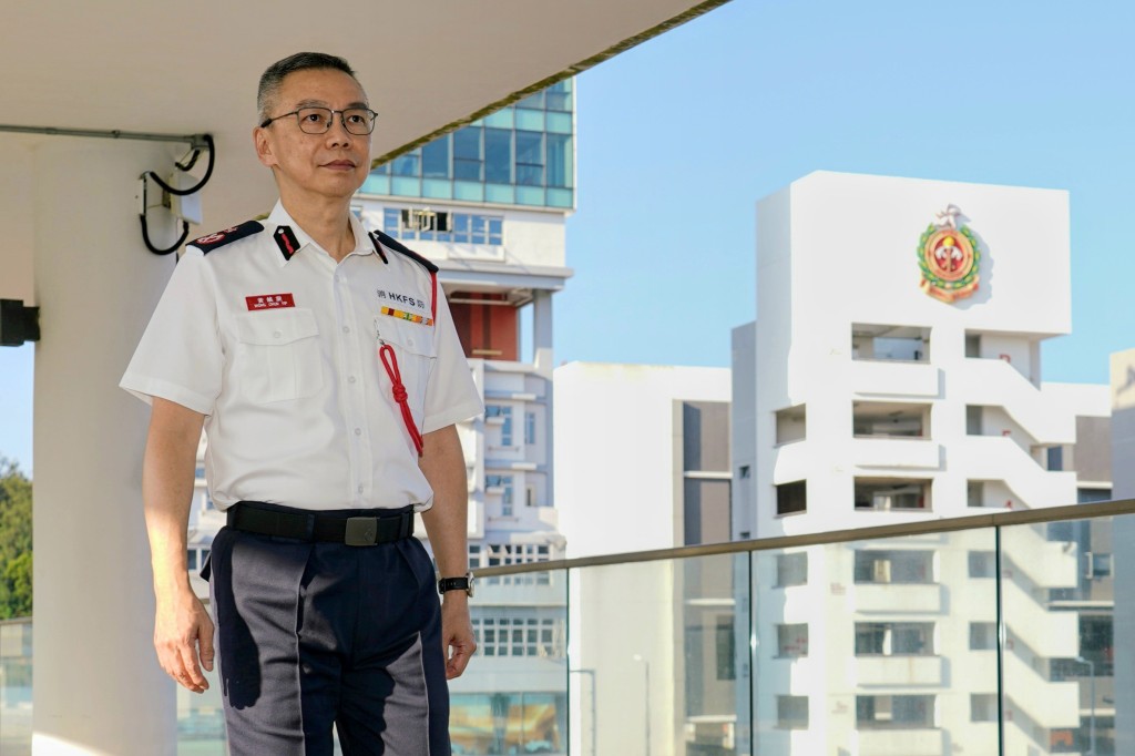 消防處副處長（行動）黃鎮業決定退而不休，參與推廣消防工程學的工作，協助工程業界了解計劃詳情，幫助他們成為註冊消防工程師，從而提升消防工程業界的水平和專業地位。