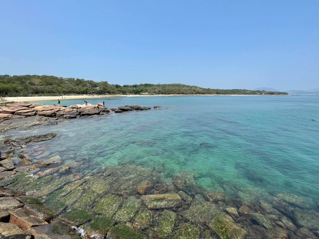 蔚蓝的海水令人恍如置身太平洋岛国。