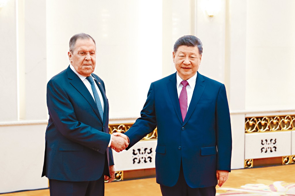 國家主席習近平昨日在北京會見俄羅斯外長拉夫羅夫。