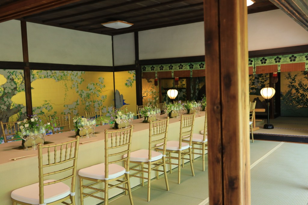 品牌於智積院 ( Chishakuin Temple) 舉辦私人晚宴。