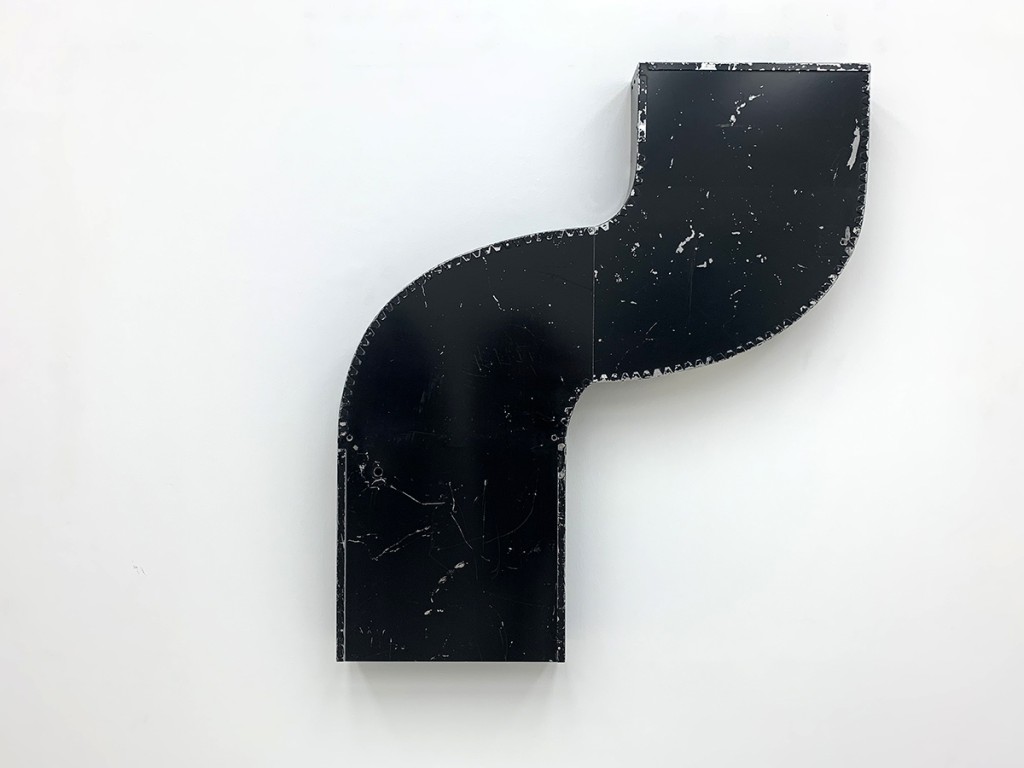 Untitled (double curve), 2019, Painted aluminium