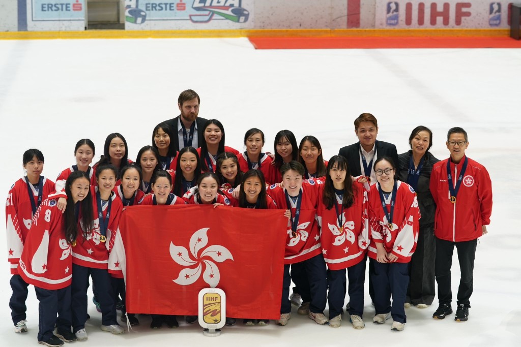香港女子冰球隊歷史性於世界錦標賽奪得金牌。（冰協提供）