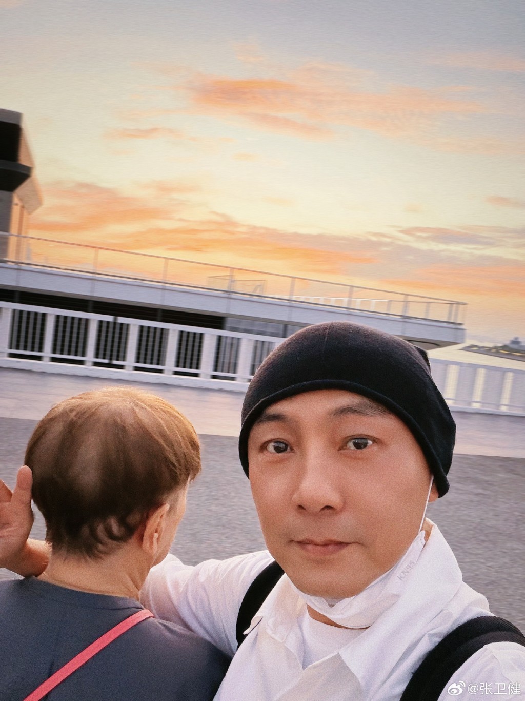 張衞健對母親好孝順。