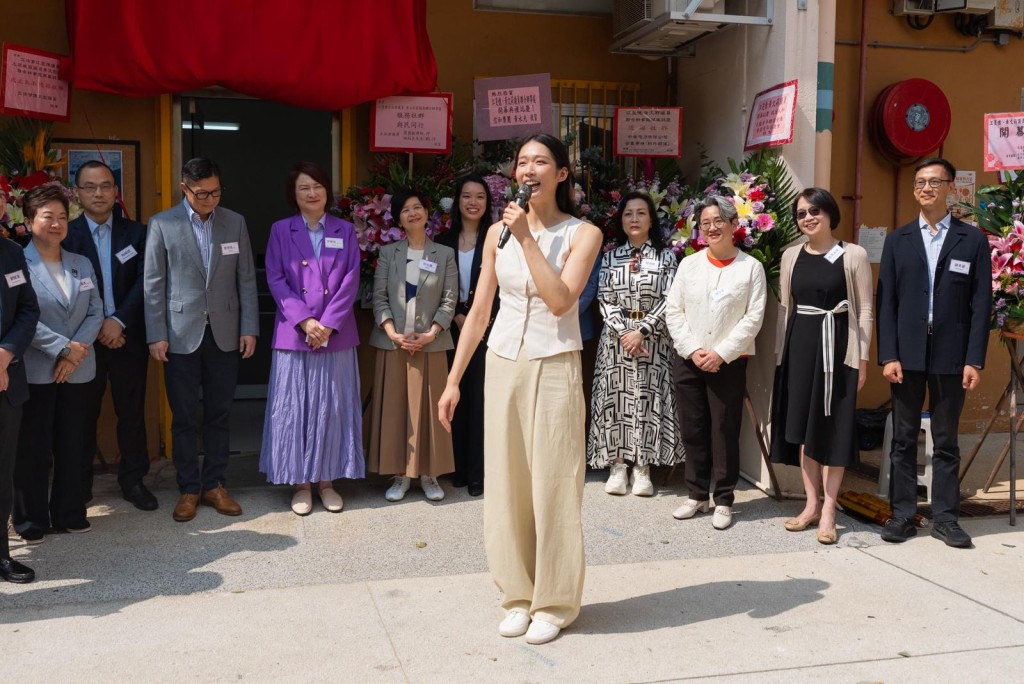 江旻憓與黃文莉聯合議辦日前開幕。