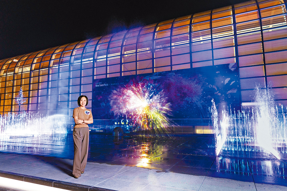 新地租務部副總經理許嘉雯表示新城市廣場NTP Sky Garden開幕頭炮邀 NAKED Inc. 設計全港商場最大戶外水幕匯演。