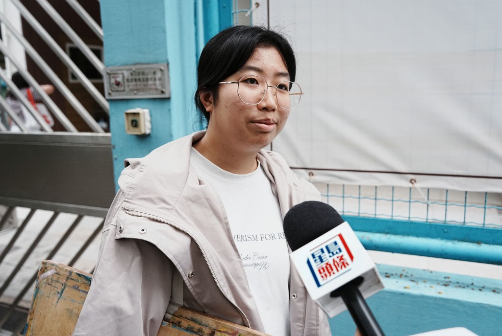 居於大埔的考生梁同學指，宏福苑大火未影響應試心情。