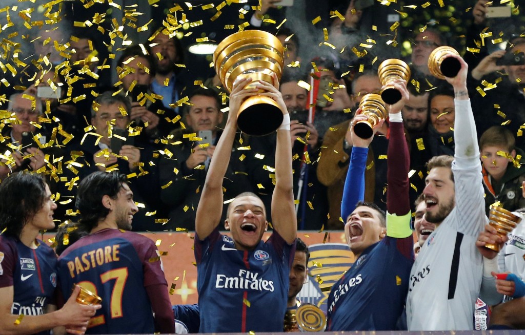 麥巴比2017年由摩納哥外借PSG，並於2018年正式加盟。路透社